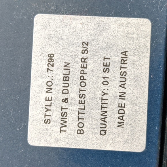 Turtle Crystal Bottle Stoppers Set - Picture 5 of 5